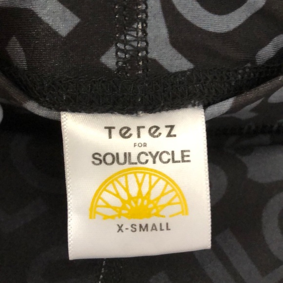 Terez x SoulCycle Heart Wheel Capri - Picture 3 of 5